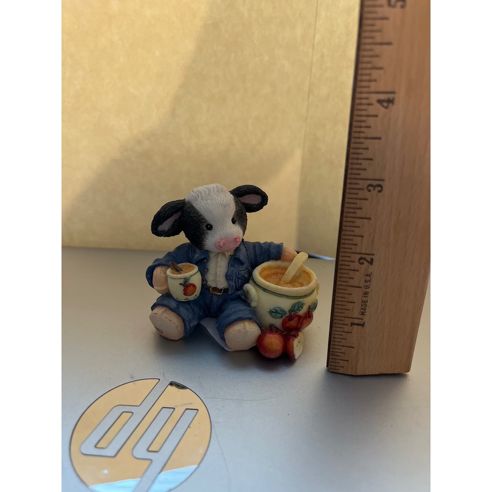 Enesco Mary Moo Moos Sweet Warm and Wonderful Cow Figurine 1995 Mary Rhyner